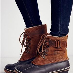 Sorel fancy lace boot for for winter